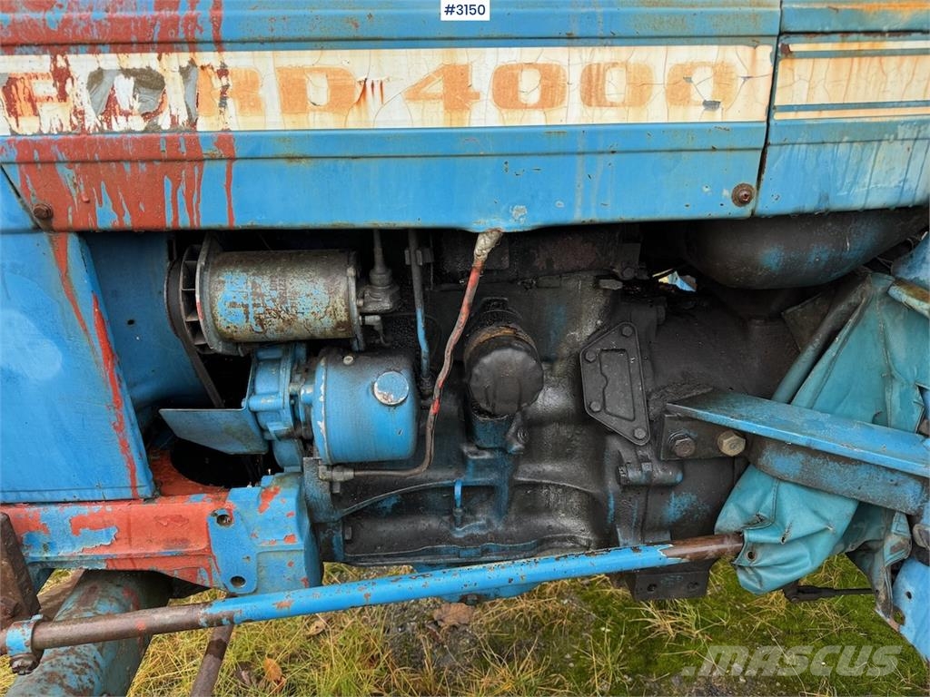 Ford 4000 الجرارات