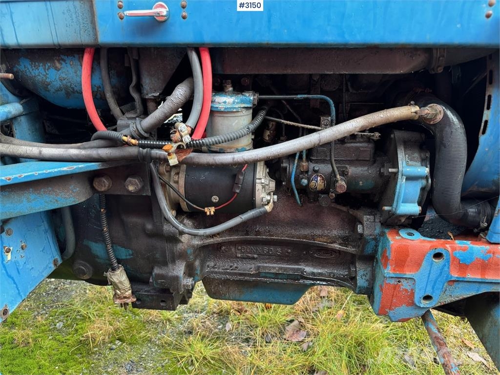 Ford 4000 الجرارات