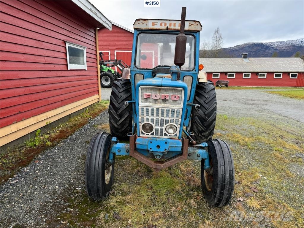 Ford 4000 الجرارات
