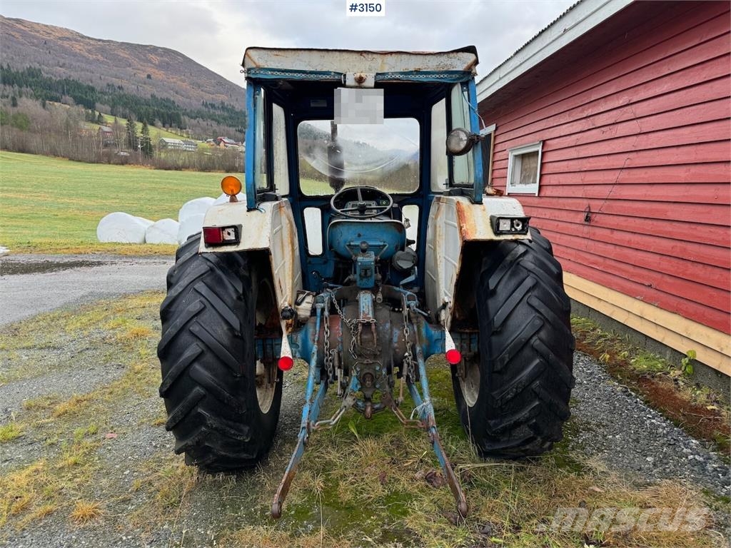 Ford 4000 الجرارات
