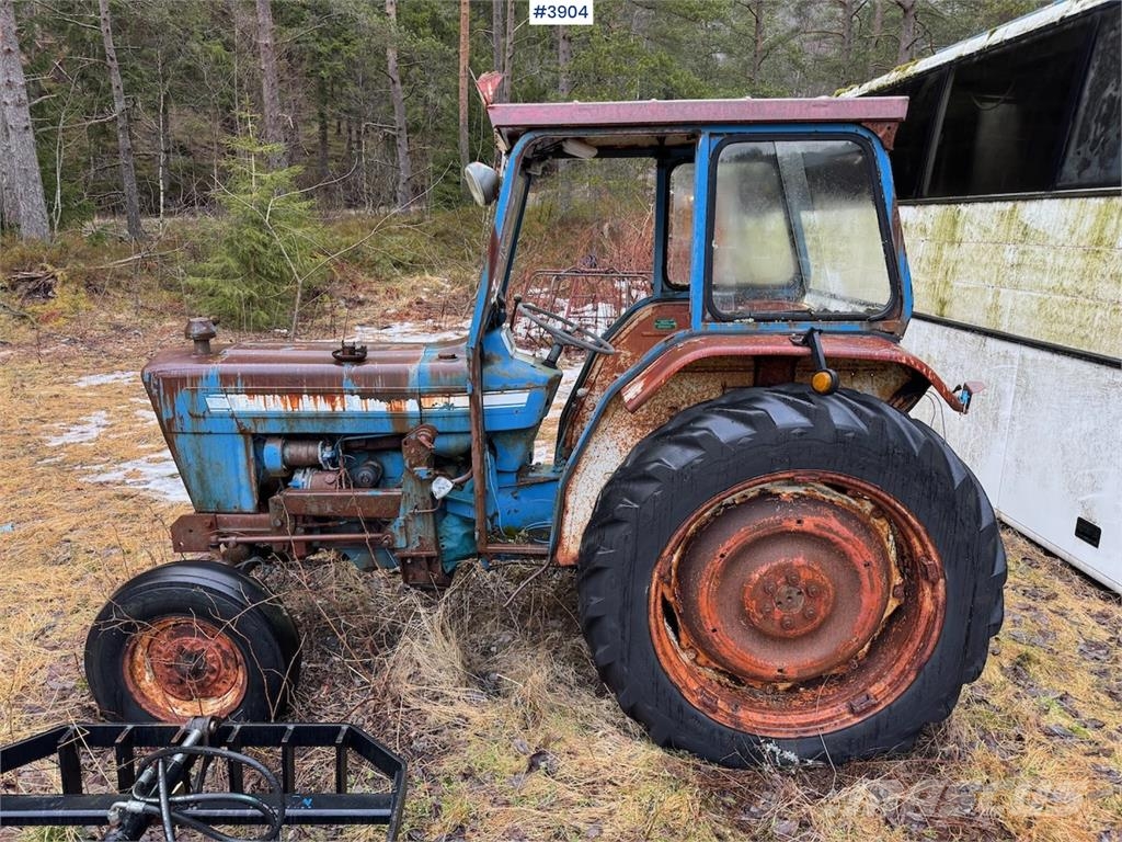 Ford 4000 الجرارات