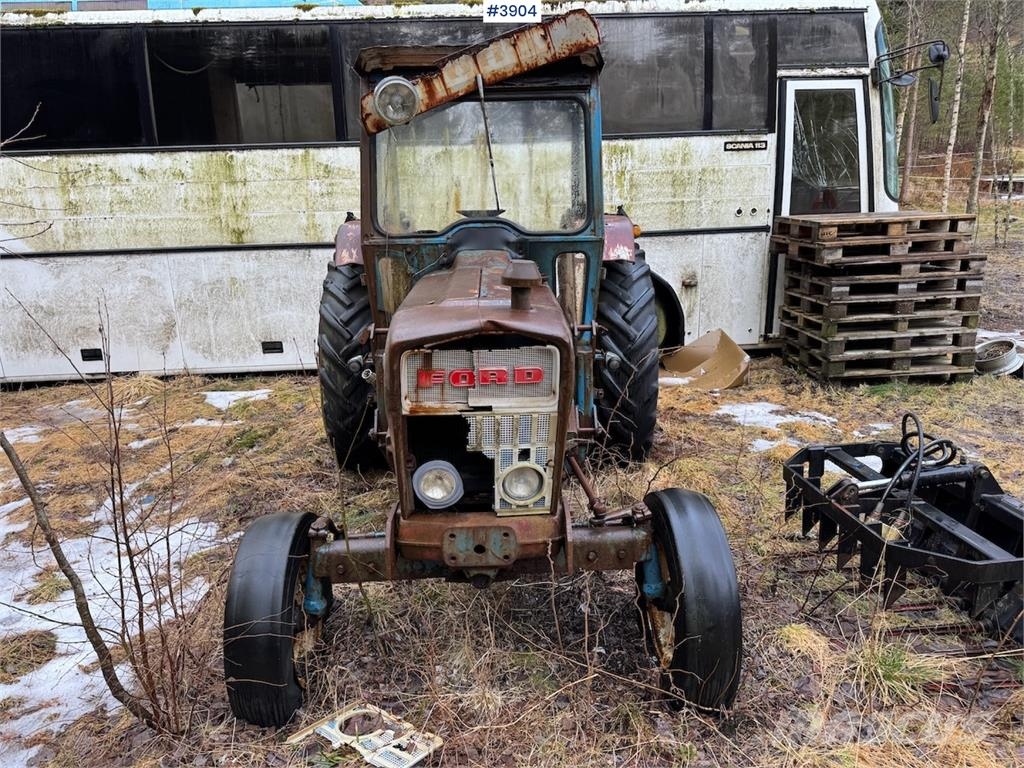 Ford 4000 الجرارات