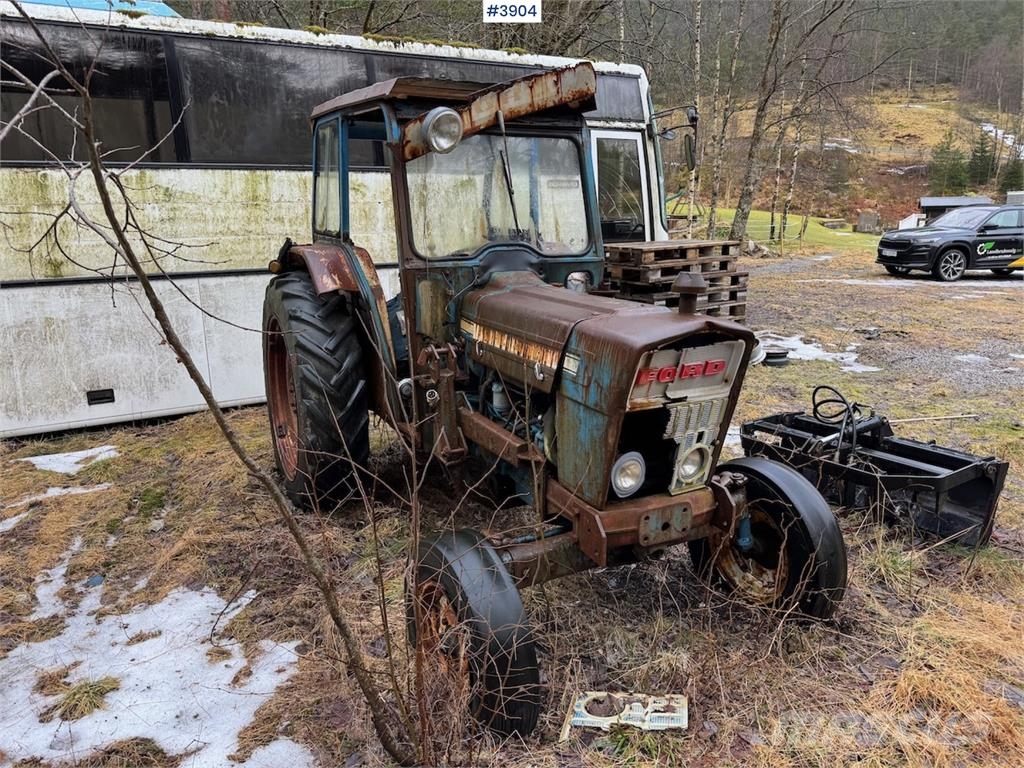 Ford 4000 الجرارات