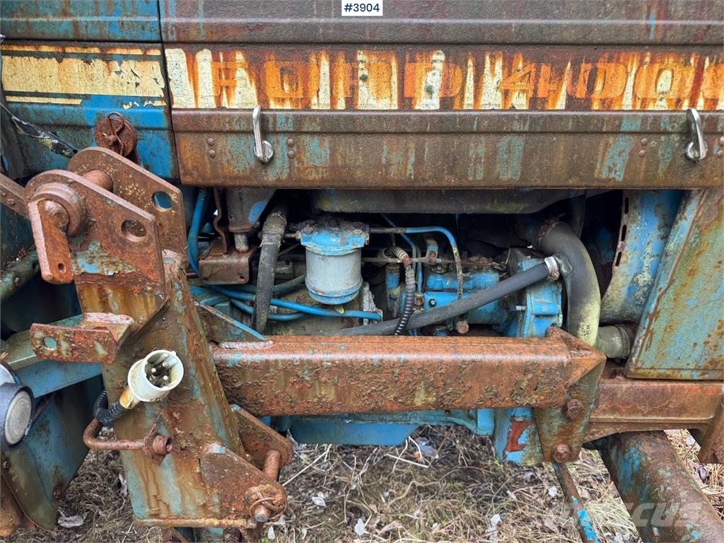 Ford 4000 الجرارات