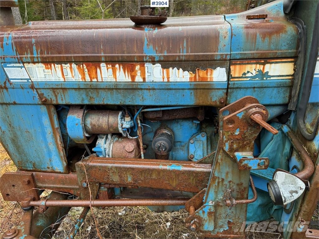 Ford 4000 الجرارات