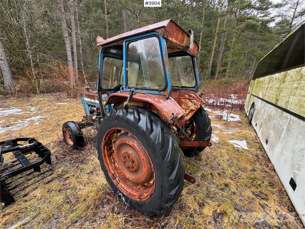 Ford 4000 الجرارات