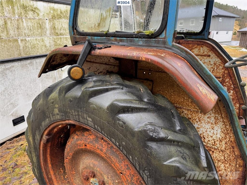 Ford 4000 الجرارات