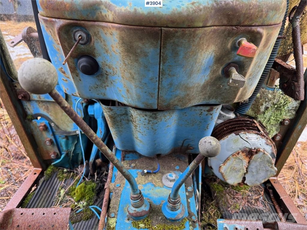Ford 4000 الجرارات