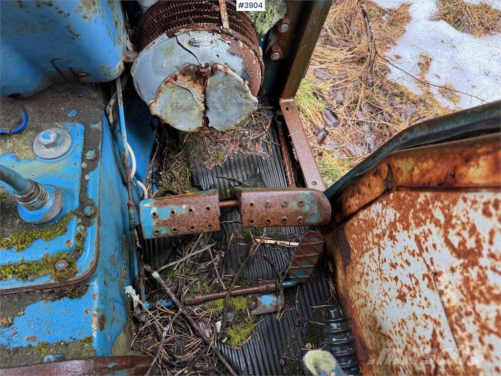 Ford 4000 الجرارات