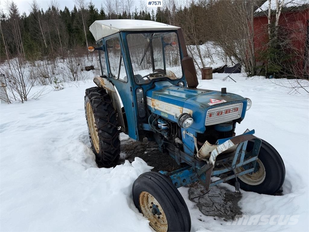 Ford 4000 الجرارات
