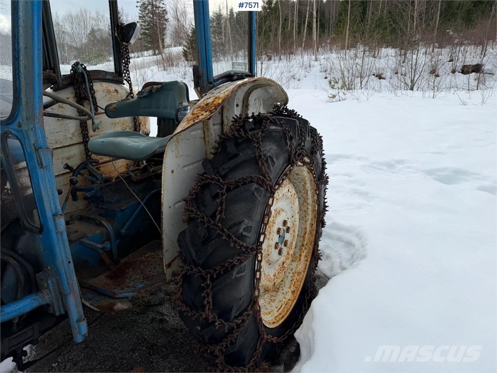 Ford 4000 الجرارات