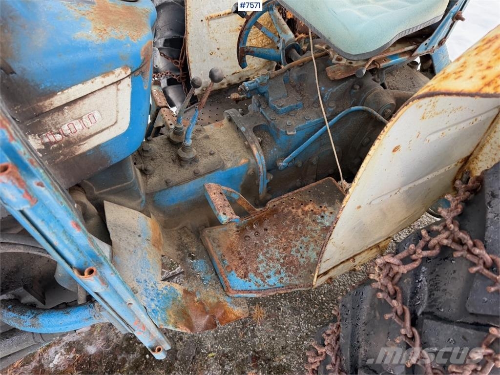 Ford 4000 الجرارات