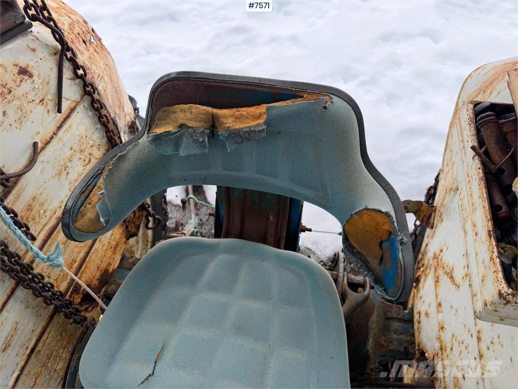 Ford 4000 الجرارات