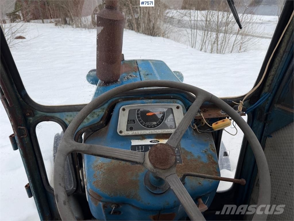 Ford 4000 الجرارات