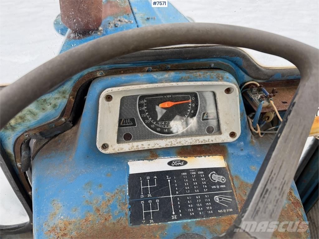 Ford 4000 الجرارات
