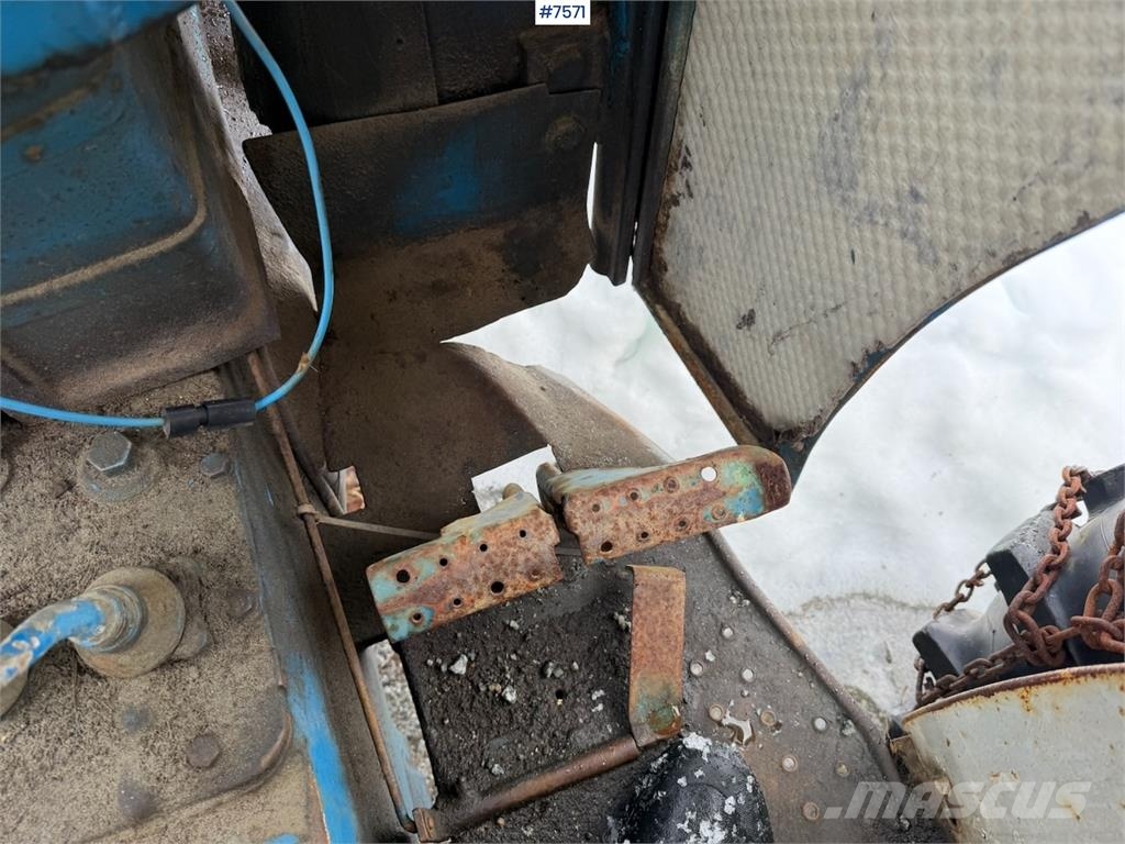 Ford 4000 الجرارات