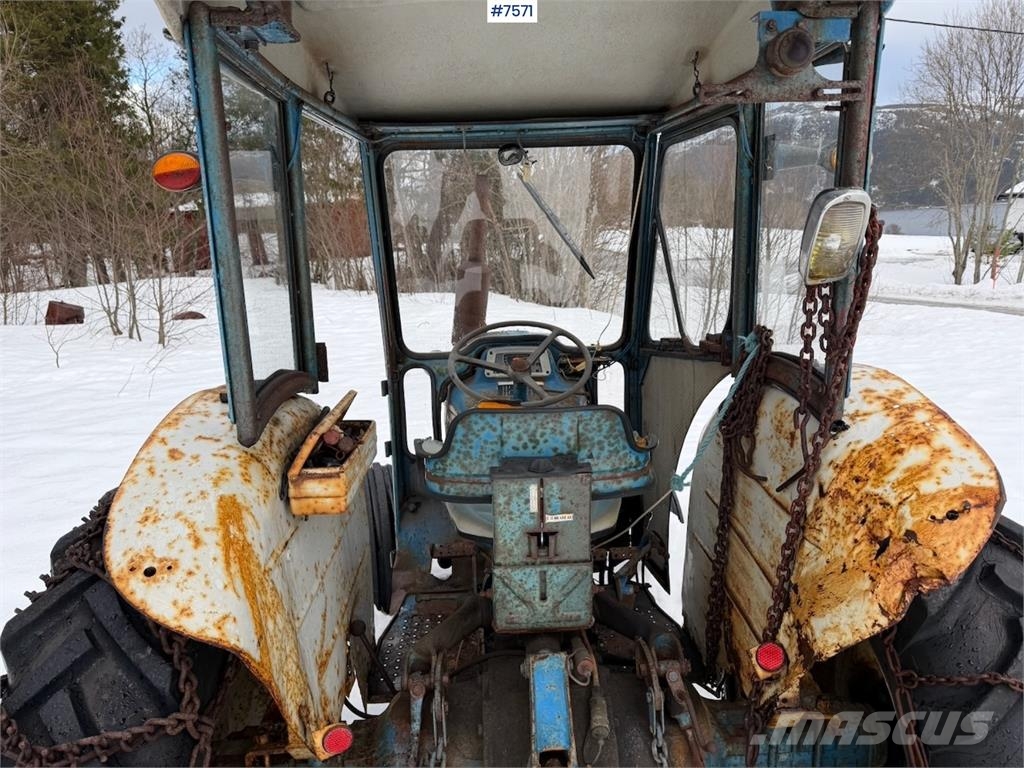 Ford 4000 الجرارات