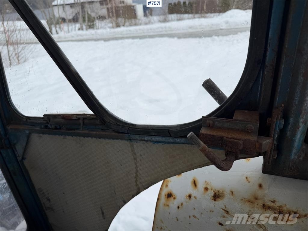 Ford 4000 الجرارات