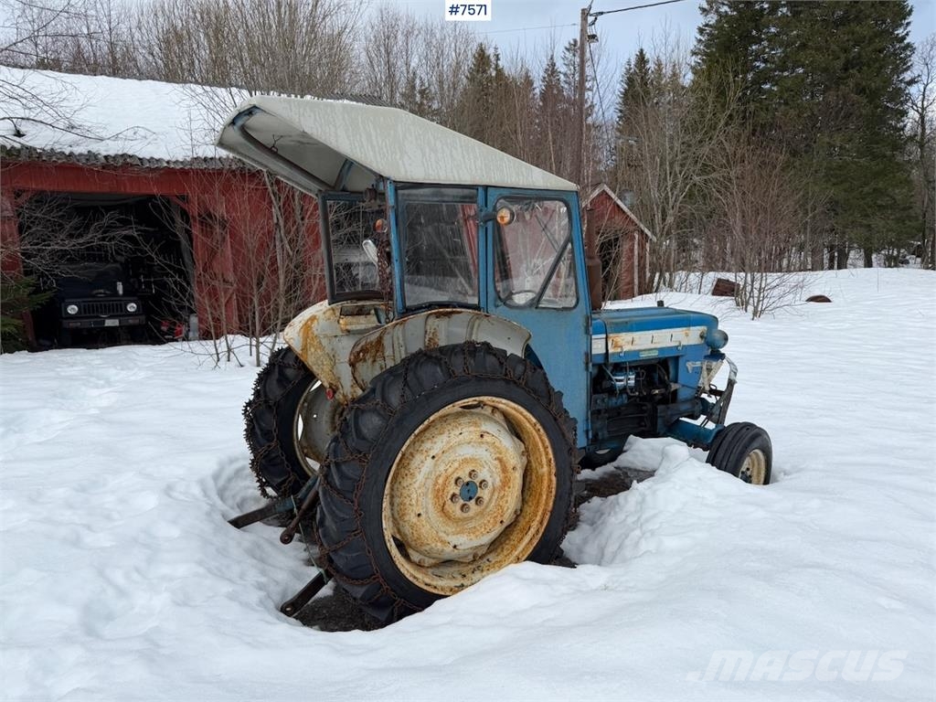Ford 4000 الجرارات