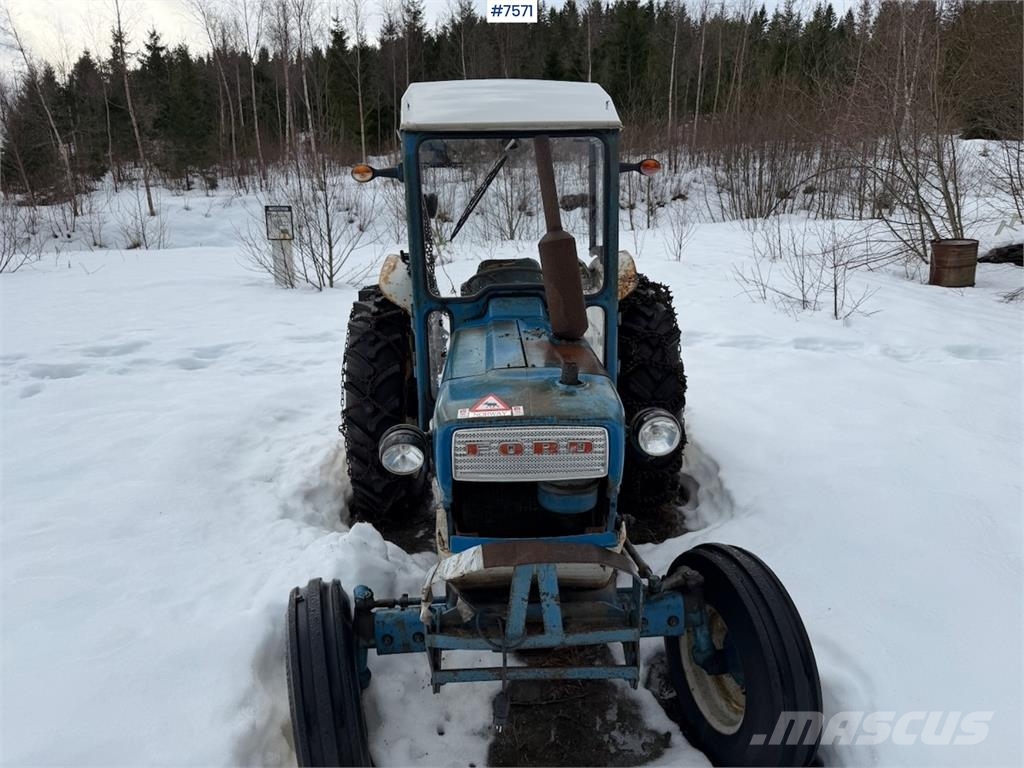 Ford 4000 الجرارات