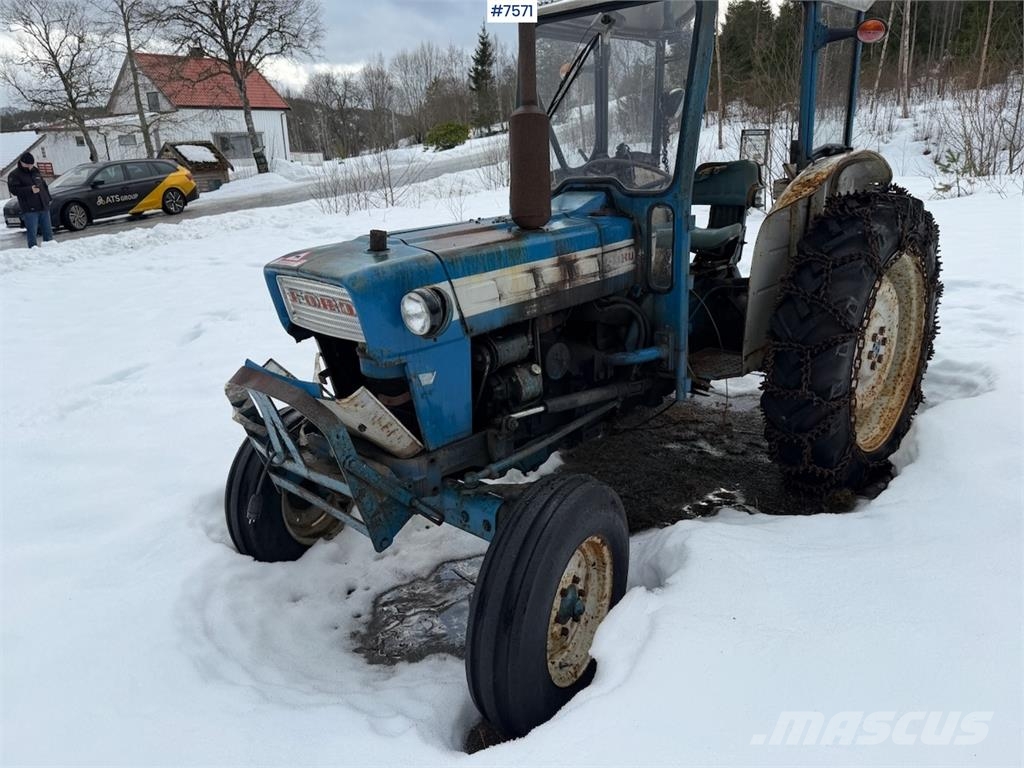 Ford 4000 الجرارات