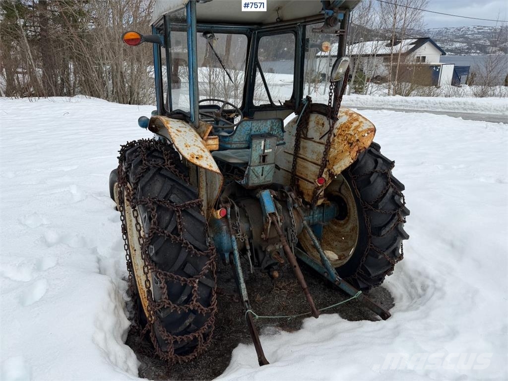 Ford 4000 الجرارات