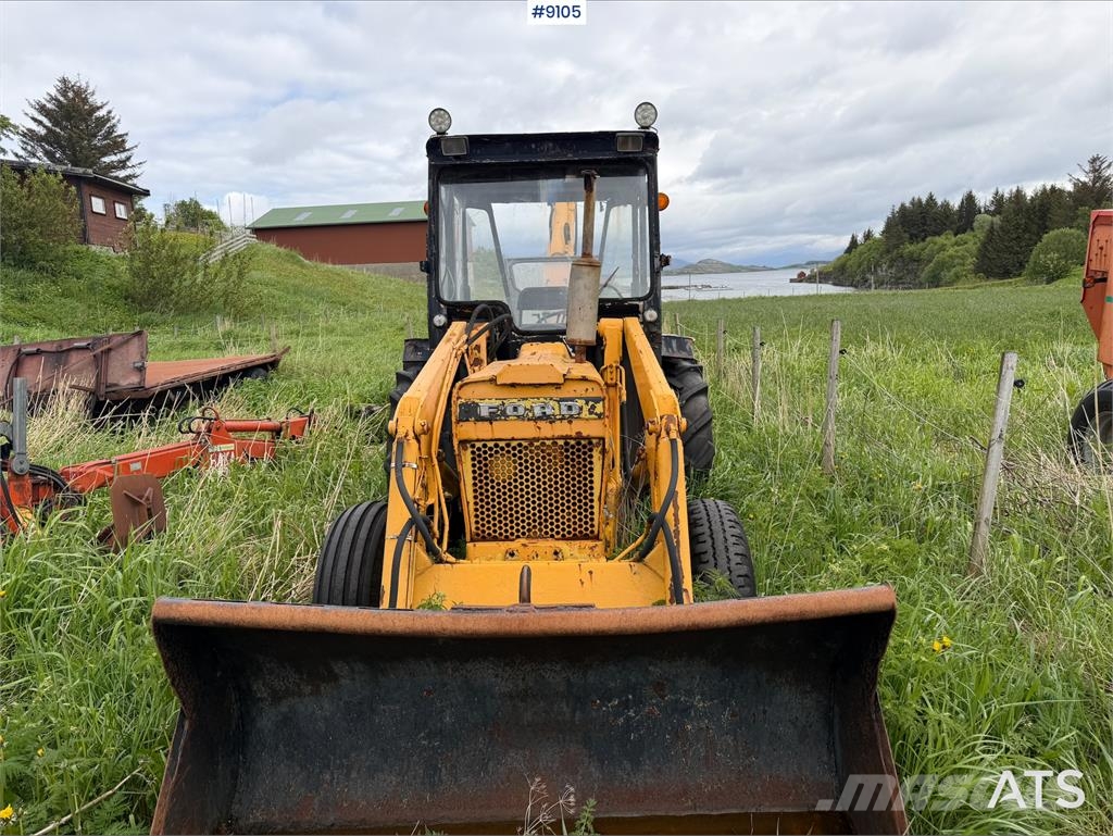 Ford 4220 Traktorgraver Tractors