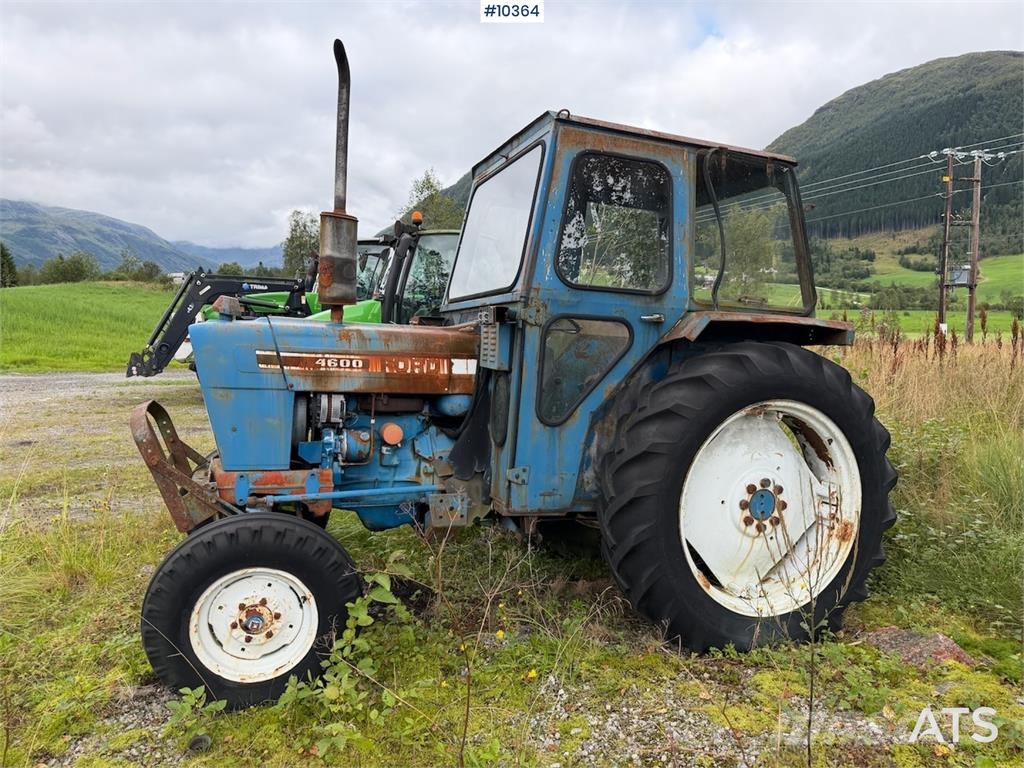 Ford 4600 Tractors