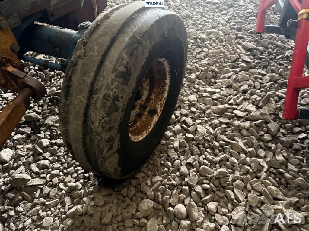 Ford 4600 m/ Hymas graveaggregat Traktorer