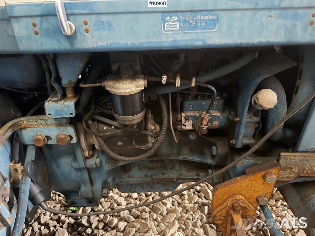 Ford 4600 m/ Hymas graveaggregat Traktorer