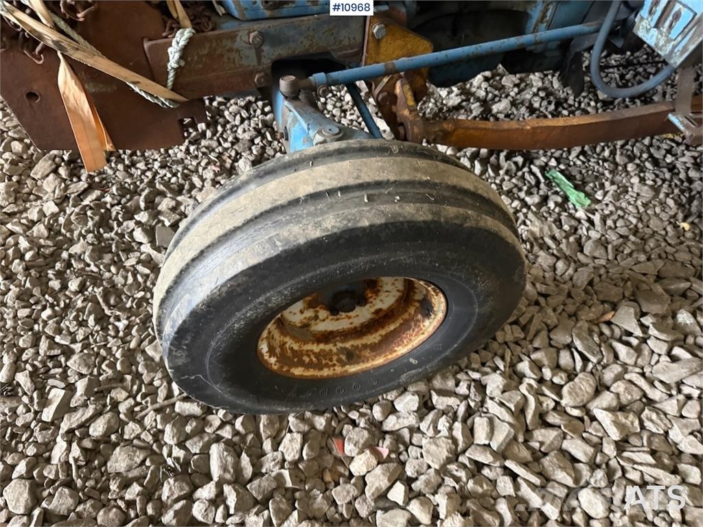 Ford 4600 m/ Hymas graveaggregat Traktorer