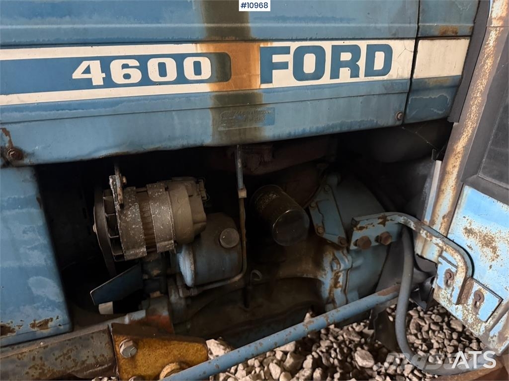 Ford 4600 m/ Hymas graveaggregat Traktorer