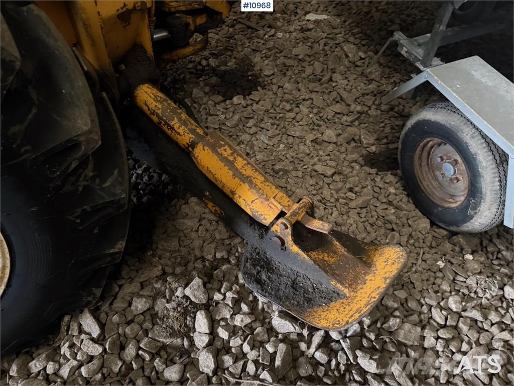 Ford 4600 m/ Hymas graveaggregat Traktorer