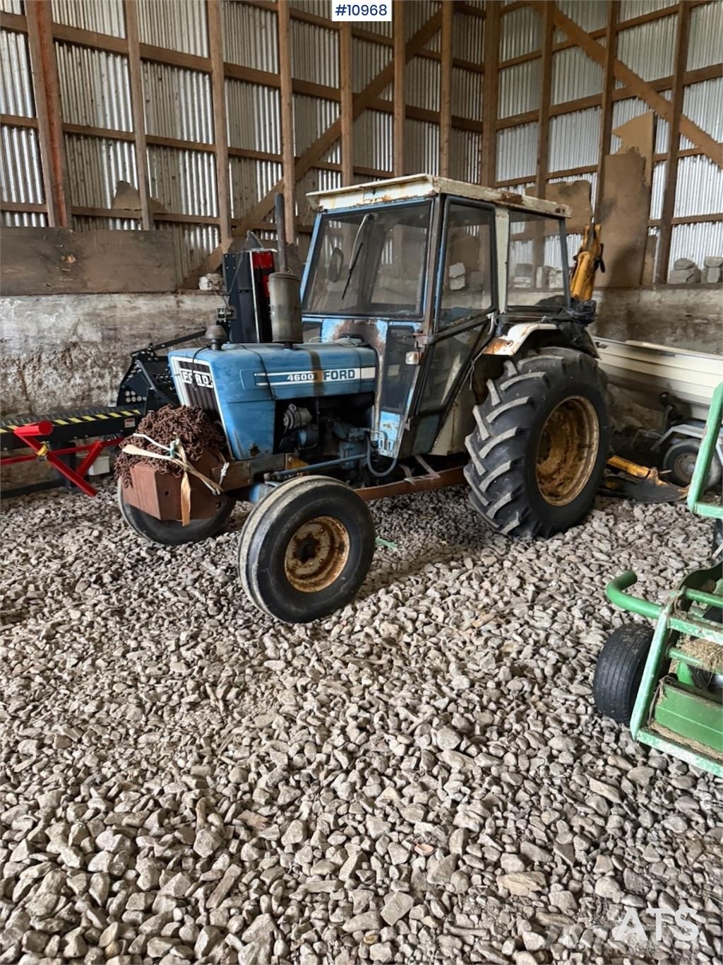 Ford 4600 m/ Hymas graveaggregat Traktorer