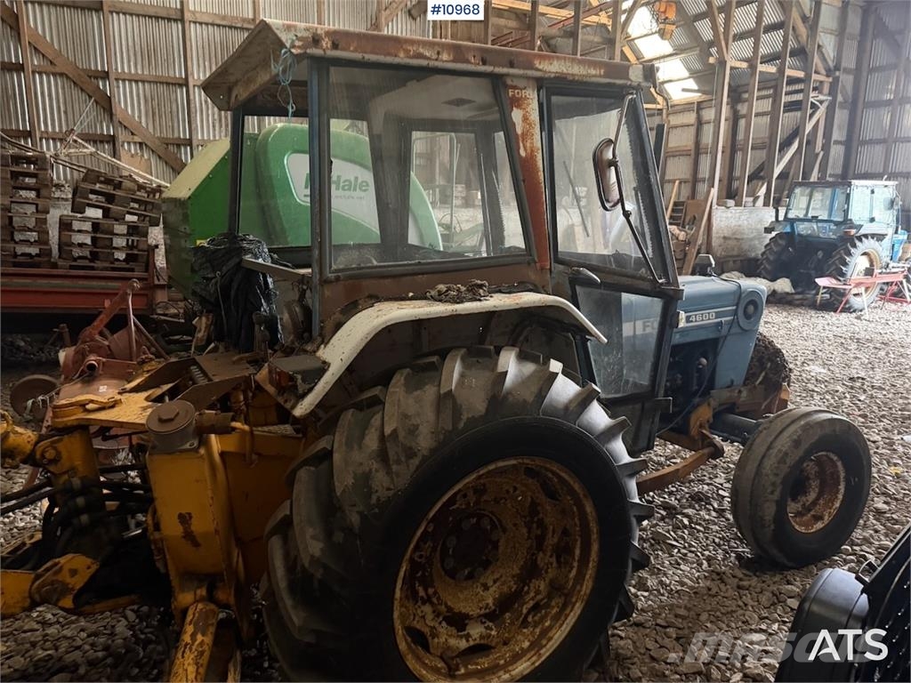 Ford 4600 m/ Hymas graveaggregat Traktorer