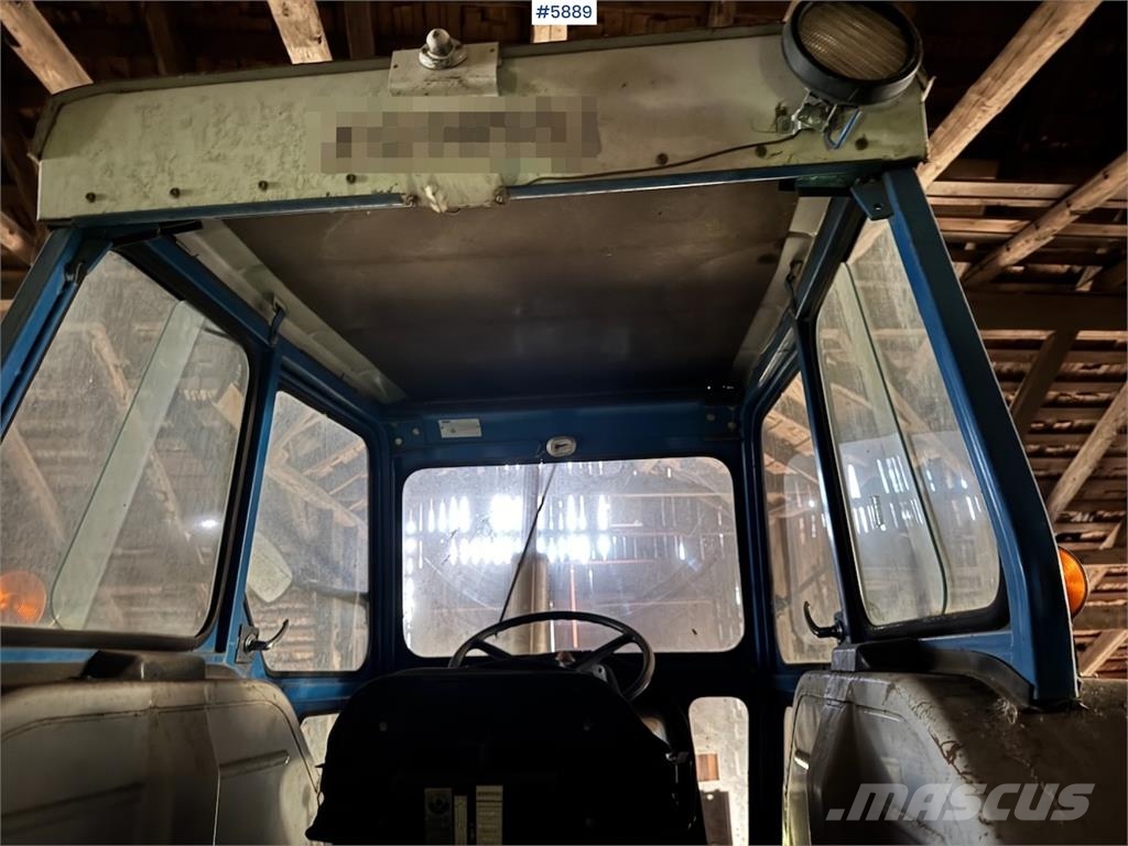 Ford 5000 الجرارات
