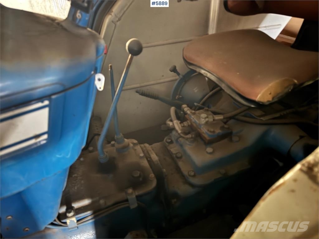 Ford 5000 الجرارات