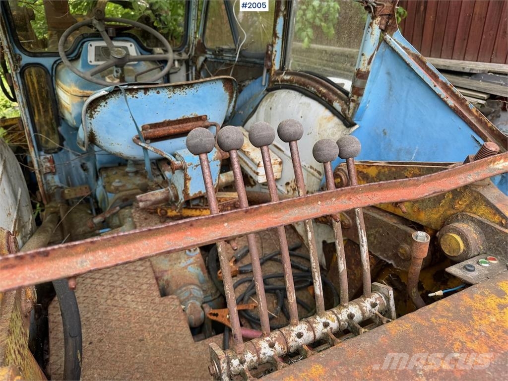 Ford 5000 m/Hymas 4 graver Tractors