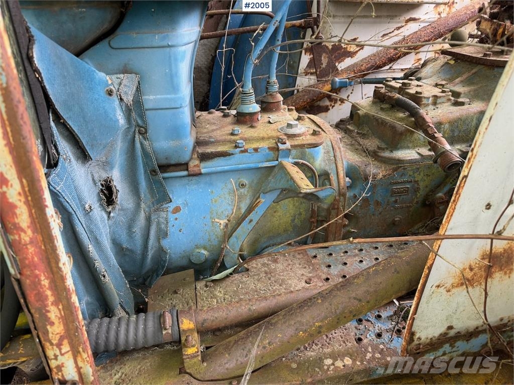Ford 5000 m/Hymas 4 graver Tractors