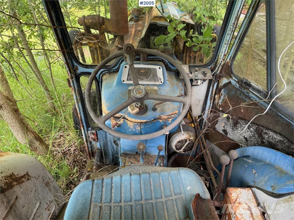 Ford 5000 m/Hymas 4 graver Tractors