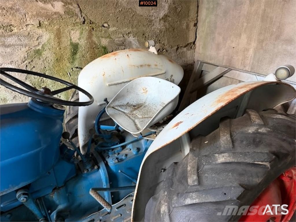 Fordson super dexta Traktory