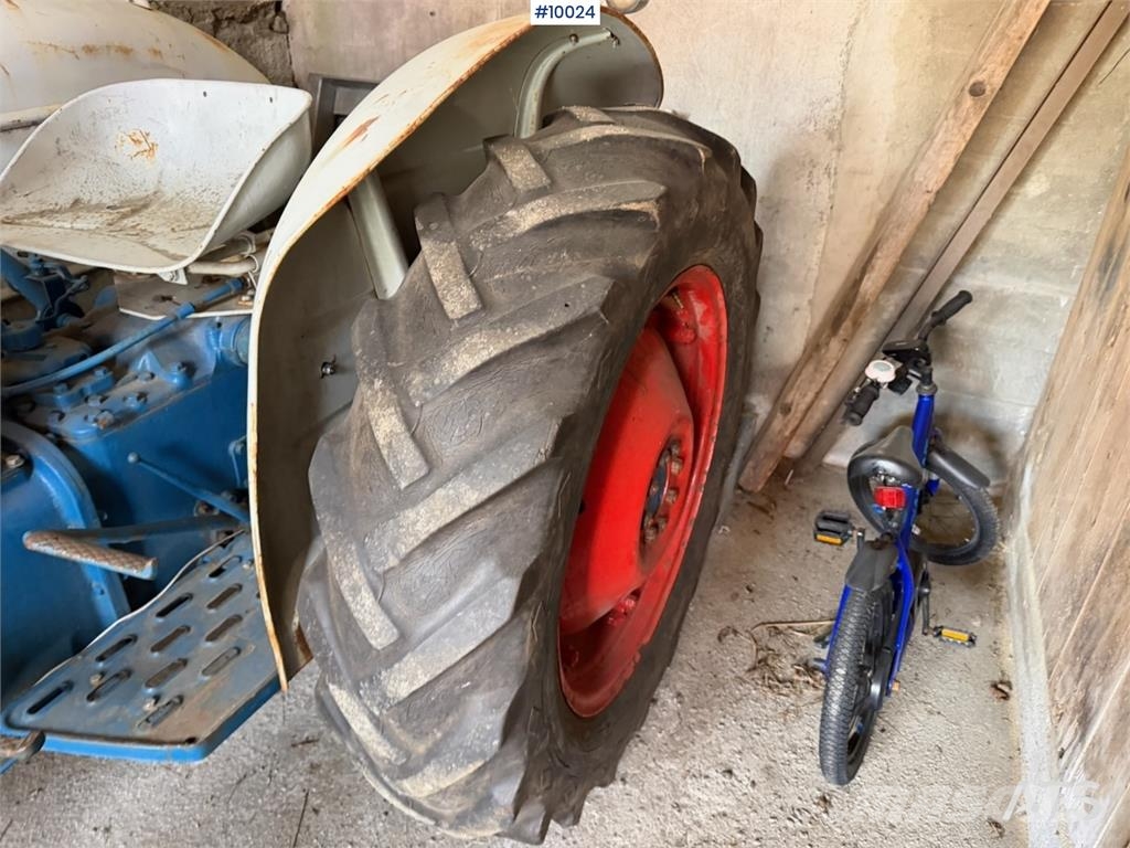 Fordson super dexta Traktory