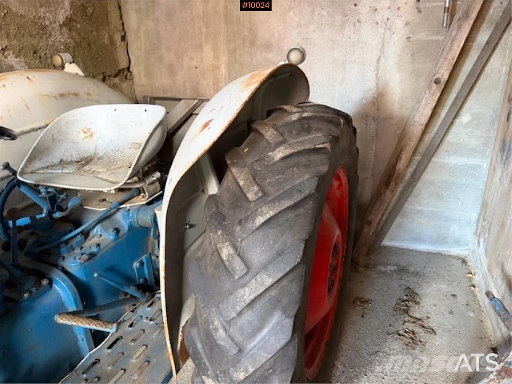 Fordson super dexta Traktory