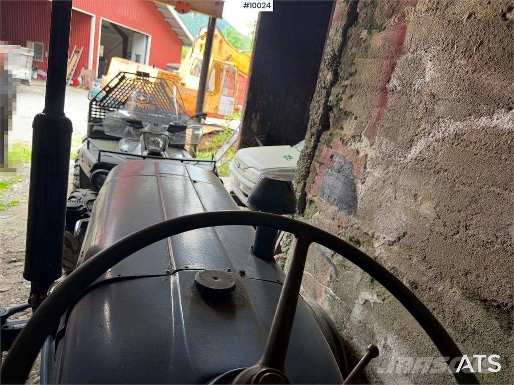 Fordson super dexta Traktory