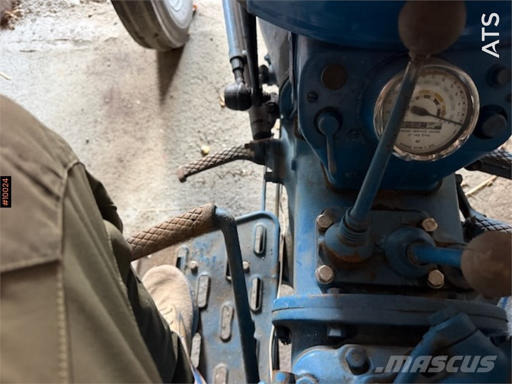 Fordson super dexta Traktory