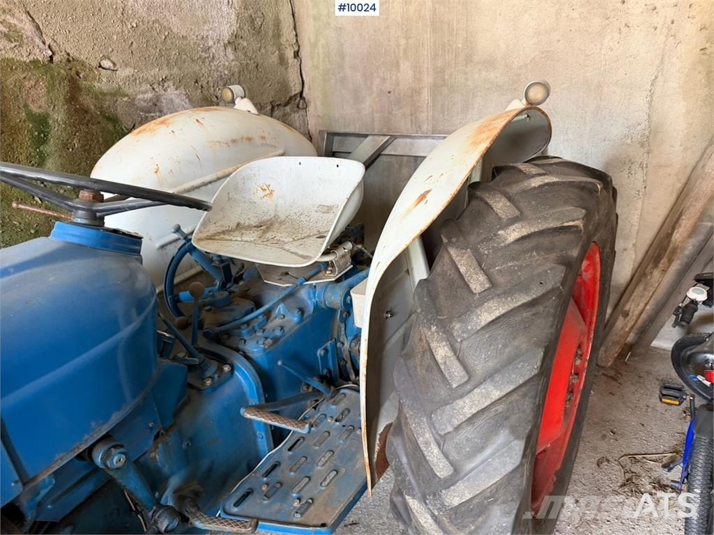 Fordson super dexta Traktory