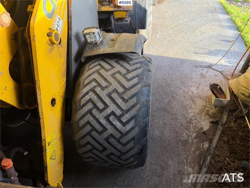 Gehl AL440 Pale gommate