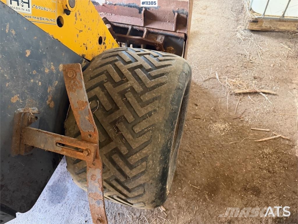 Gehl AL440 Pale gommate