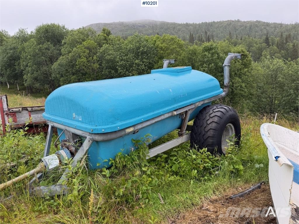 Gjødselvogn Gjødselsvogn. Mechanické sejačky