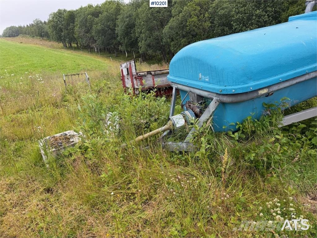 Gjødselvogn Gjødselsvogn. Mechanické sejačky